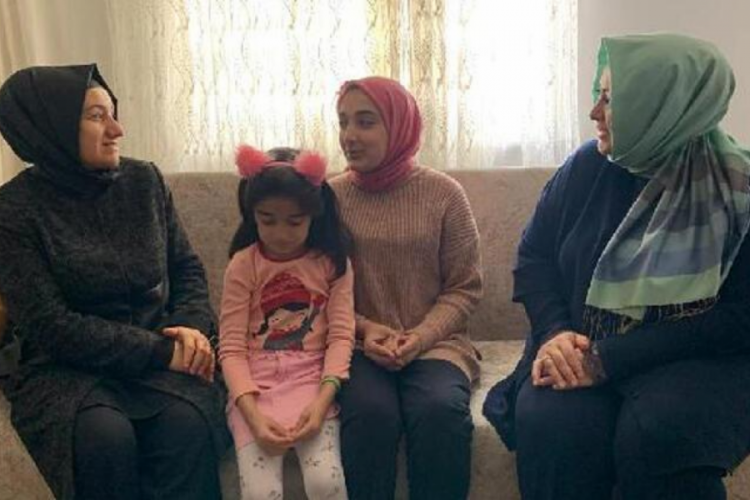 AK Parti Milletvekili Adayı &Ccedil;elik'ten depremzede ailelere ziyaret