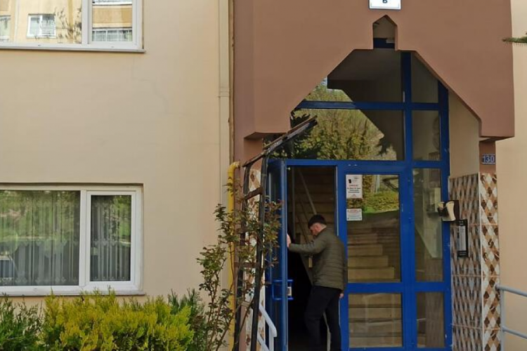 Konya'da emekli polis eşi ile 2 &ccedil;ocuğunu vurdu!