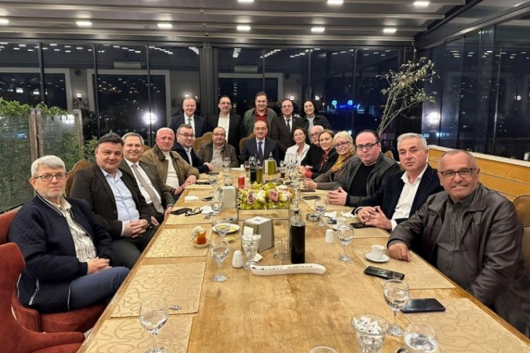 İYİ Partililer Bursa'da iftar programında bir araya geldi