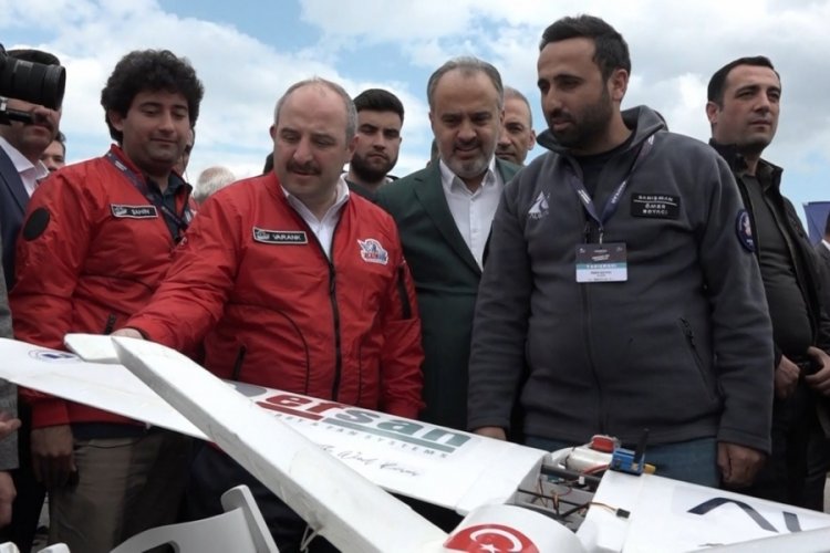 Bakan Varank, Bursa'da TEKNOFEST yarışmalarını yerinde inceledi