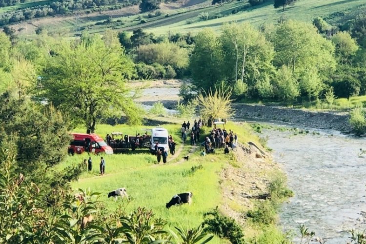 Adana'da trakt&ouml;r devrildi, 82 yaşındaki s&uuml;r&uuml;c&uuml; yaşamını yitirdi