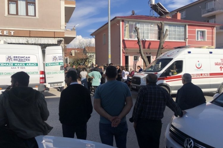 Erzincan'da kadın &ouml;ğretmen evde iple asılmış halde bulundu