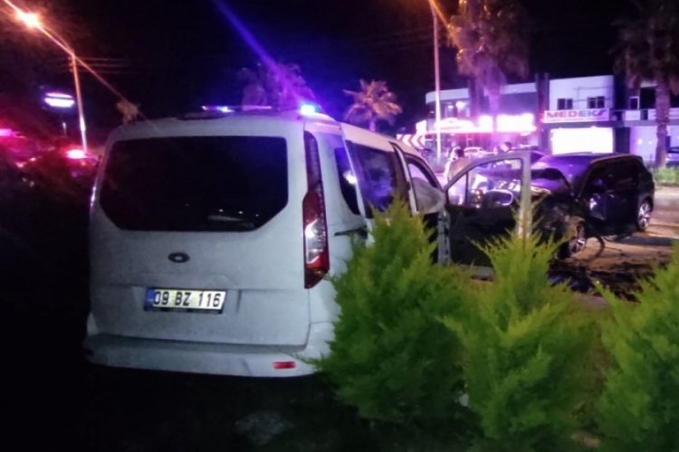 Aydın kuşadası'nda trafik kazası: 3 yaralı