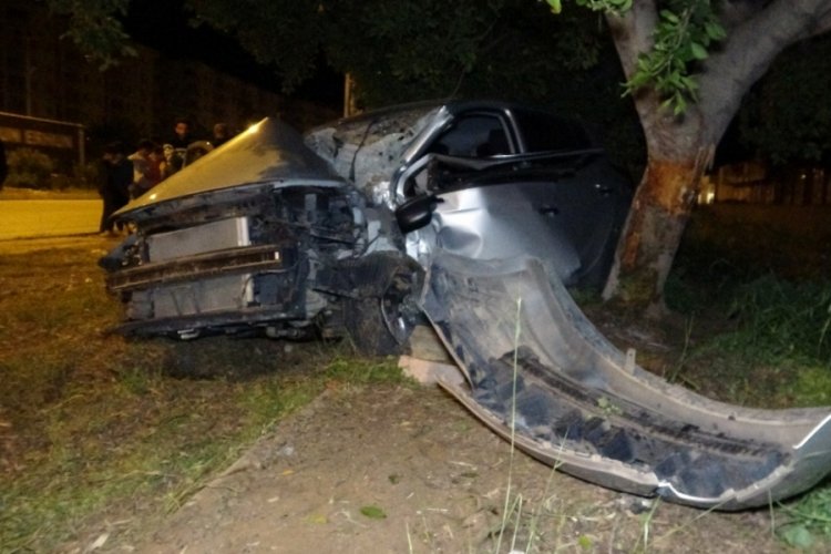 Mersin'de hurdaya d&ouml;nen otomobilde mucize kurtuluş