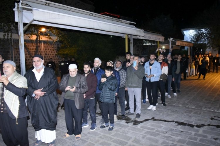 Şanlıurfa Siverek'te Sakal-ı Şerif dualarla ziyarete a&ccedil;ıldı