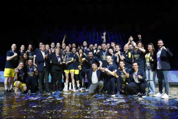 Fenerbah&ccedil;e Kul&uuml;b&uuml; Başkanı Ali Ko&ccedil;'un Euroleague mutluluğu