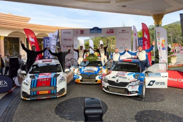 Ralli şampiyonasında depremzede &ccedil;ocuklar i&ccedil;in olanlarca oyuncak toplandı