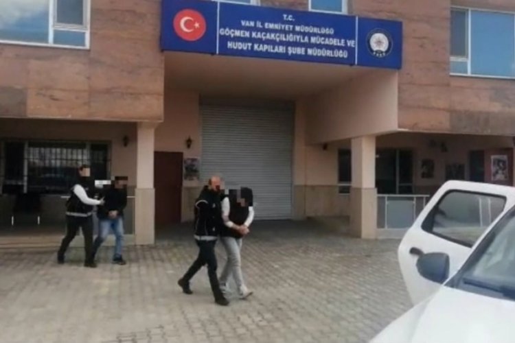 Van'da g&ouml;&ccedil;men ka&ccedil;ak&ccedil;ılığı! 4 kişi tutuklandı