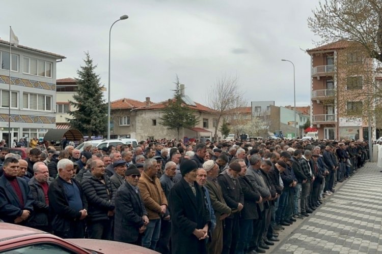 Kazada hayatlarını kaybeden 16 yaşındaki iki arkadaş toprağa verildi