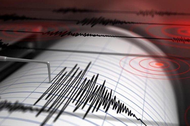 İtalya'da 3.3 b&uuml;y&uuml;kl&uuml;ğ&uuml;ndeki deprem! Okullar tatil edildi