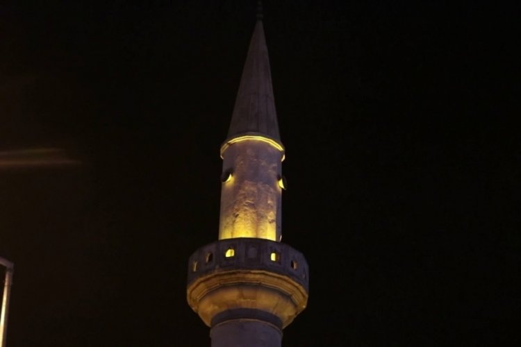 Zonguldak'ta akşam ezanı ge&ccedil; okununca dakikalarca oru&ccedil; a&ccedil;mak i&ccedil;in beklediler