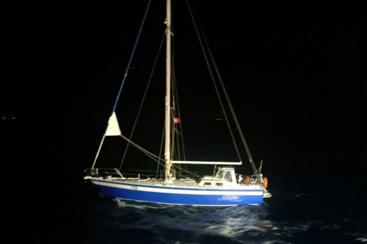 İzmir Karaburun a&ccedil;ıklarında 56 g&ouml;&ccedil;men yakalandı