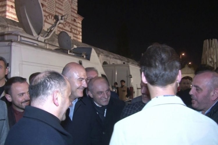 İstanbul Fatih Camii'nde S&uuml;leyman Soylu'ya yoğun ilgi