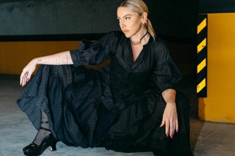 Hadise'nin k&uuml;vet pozları devam ediyor