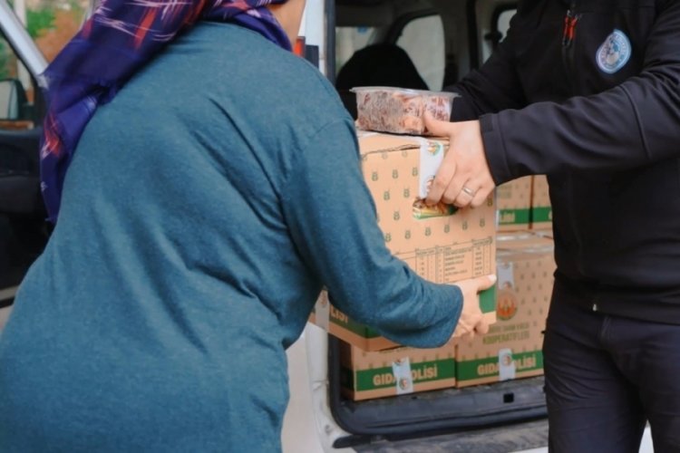Bursa'da bakkaldaki veresiye defterlerini kapattılar, elektrik ve su bor&ccedil;larını &ouml;dediler