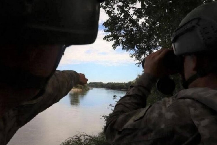 Yunanistan'a yasa dışı yollarla ge&ccedil;meye &ccedil;alışan 5 kişi yakalandı