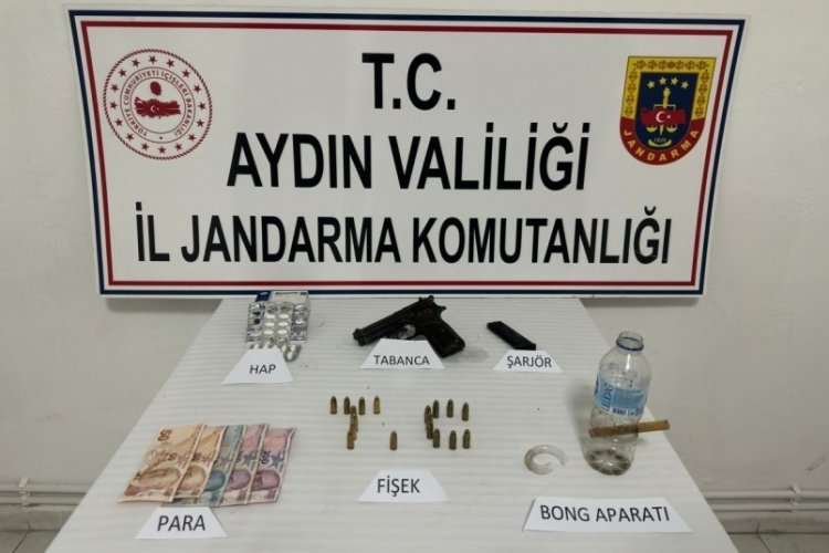 Aydın'da durdurulan ara&ccedil;tan yeşil re&ccedil;eteli uyuşturucu &ccedil;ıktı