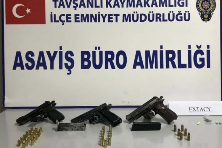 K&uuml;tahya'da &ccedil;ocuğa uyuşturucu satmaya &ccedil;alışan adam yakalandı