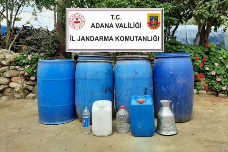 Adana'da bin 730 litre sahte i&ccedil;ki ele ge&ccedil;irildi! 4 kişi g&ouml;zaltına alındı