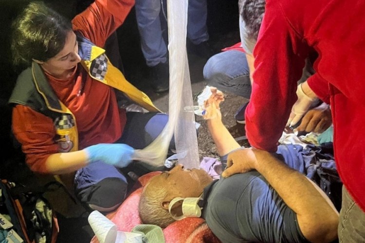 Siirt'te tarım aracı devrildi, s&uuml;r&uuml;c&uuml; ağır yaralandı