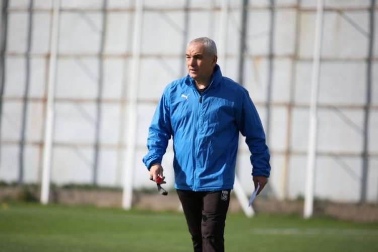Sivasspor Teknik Direkt&ouml;r&uuml; &Ccedil;alımbay: Trabzonspor ma&ccedil;ını kazanmalıyız