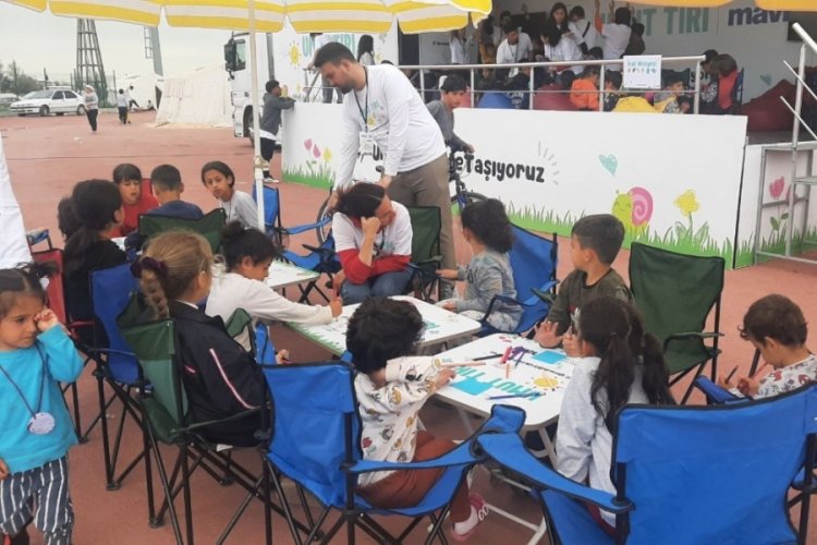 Depremzede &ccedil;ocukların y&uuml;zleri etkinliklerle g&uuml;ld&uuml;