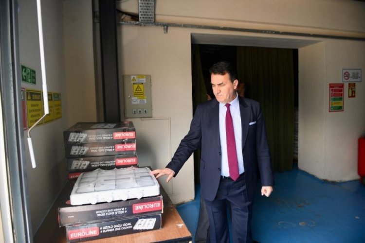 Bursa Osmangazi Belediyesi deprem b&ouml;lgesinde yaraları sarıyor