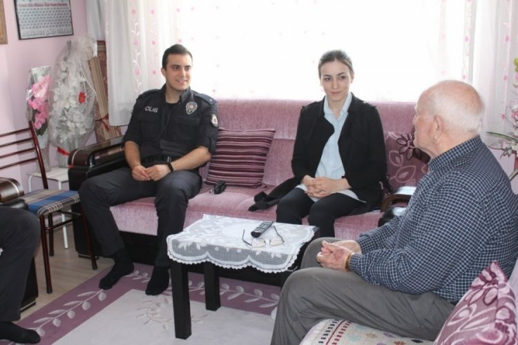 Bursa'da emniyet teşkilatından şehit ailelerine bayram ziyareti
