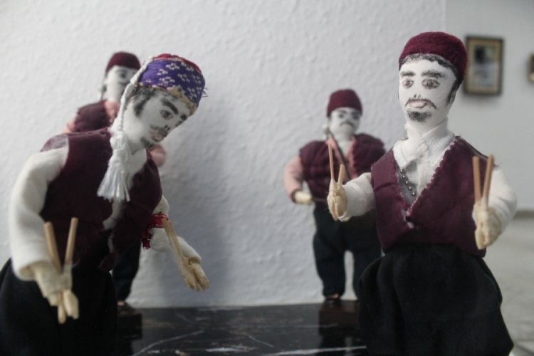 Bursa'da hobi olarak yaptığı sanatı emekli olduktan sonra sergiledi