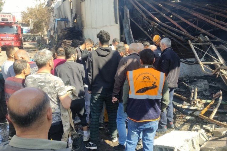 Mersin'deki yangında 3 kişinin cansız bedenine ulaşıldı