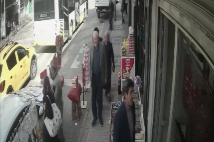 Bursa'da dalgın şof&ouml;r yaşlı kadına b&ouml;yle &ccedil;arptı