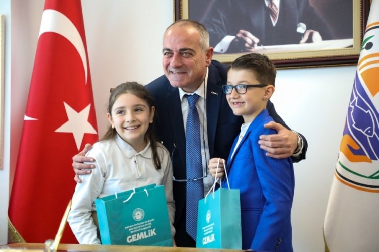 23 Nisan Ulusal Egemenlik ve &Ccedil;ocuk Bayramı Gemlik Belediyesi'nde yapıldı