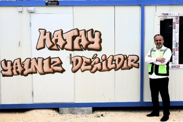 Bursa'da k&uuml;&ccedil;&uuml;k depremzedelerin bayramlık sevinci