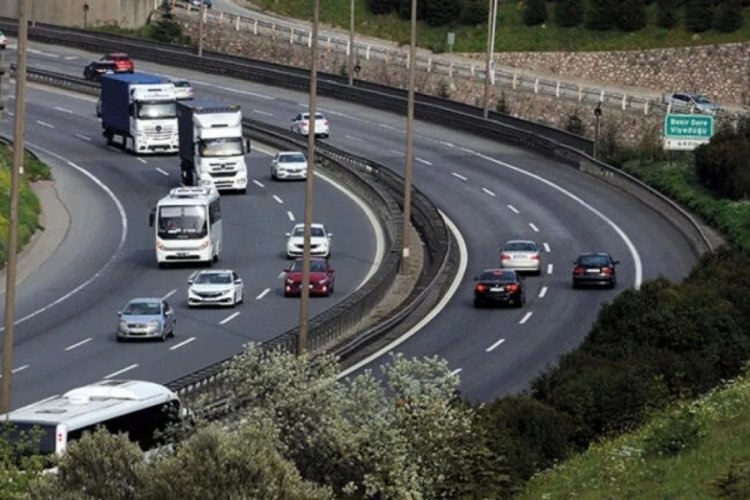 Arife g&uuml;n&uuml;nde TEM'in Kocaeli ve Bolu ge&ccedil;işlerinde ulaşımda aksaklık yaşanmadı