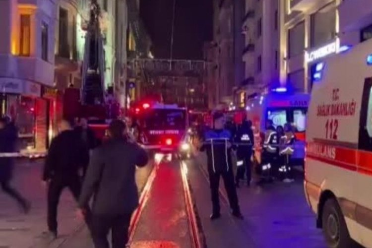 İstanbul'da 6 katlı otelde yangın! Kurtarma &ccedil;alışmaları s&uuml;r&uuml;yor