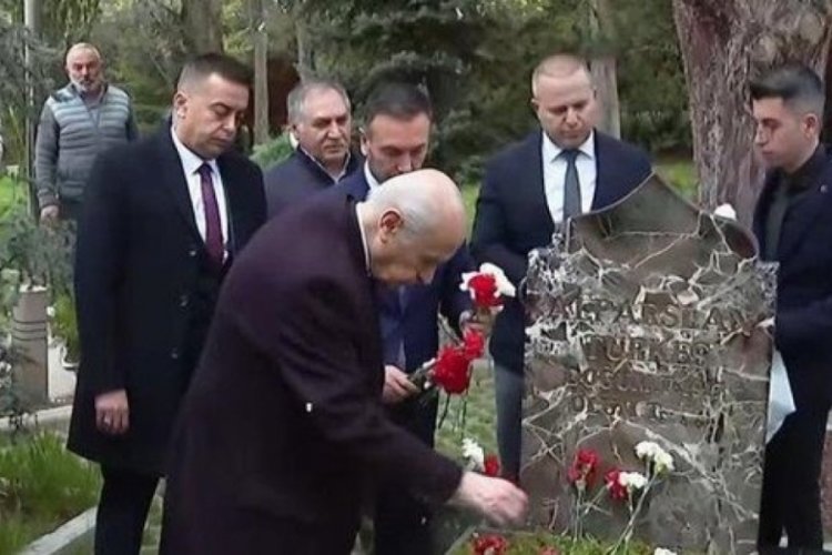 Bah&ccedil;eli, Alparslan T&uuml;rkeş'in anıt mezarını ziyaret etti