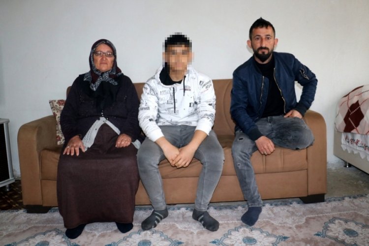 Sivas'ta 16 yaşındaki gence işkence edip, g&ouml;r&uuml;nt&uuml;leri sosyal medyada paylaştılar