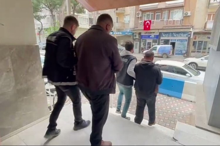 İzmir'de 45 k&ouml;k Hint keneviri ele ge&ccedil;irildi