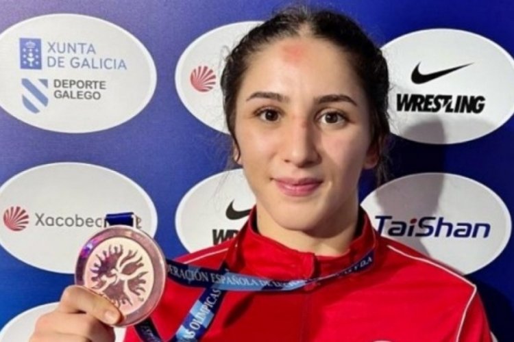 Zeynep Yetgil Bronz Madalya Kazandı - Spor Haberleri - Bursadabugun.com