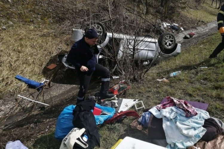 Bolu TEM'de ara&ccedil; takla attı: 1 yaralı