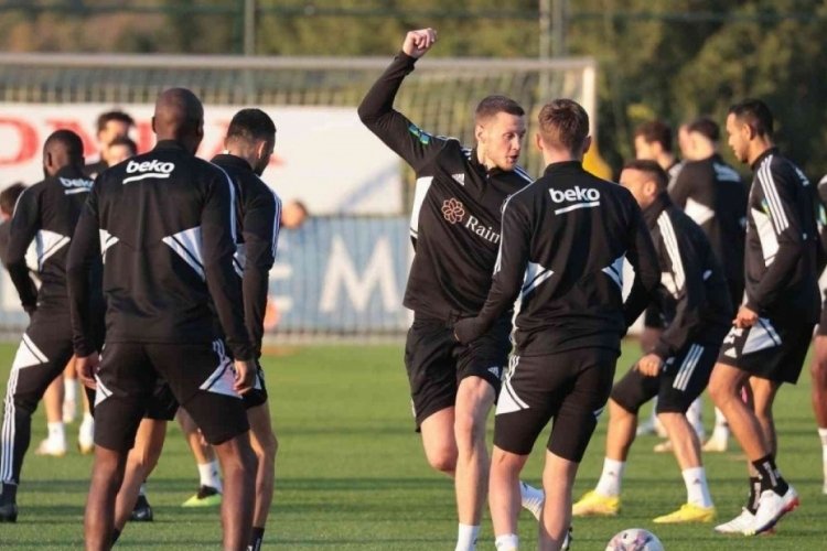 Beşiktaş, &Uuml;mraniyespor ma&ccedil;ı hazırlıklarını tamamladı