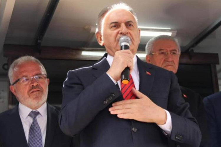 Binali Yıldırım, Refahiye'de bayramlaşma programına katıldı