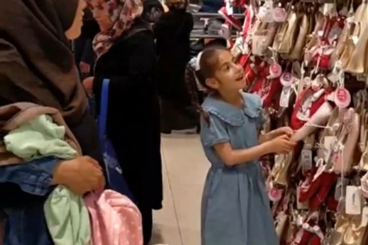 Depremzede Melek'in bayramlıkları Başkan Kanar'dan