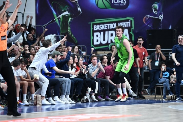 TOFAŞ, Anadolu Efes'i devirdi