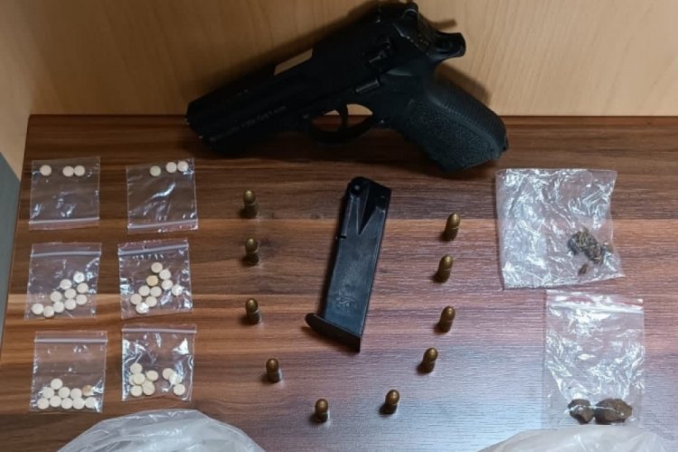 İzmir polisinden zehir tacirlerine su&ccedil;&uuml;st&uuml;