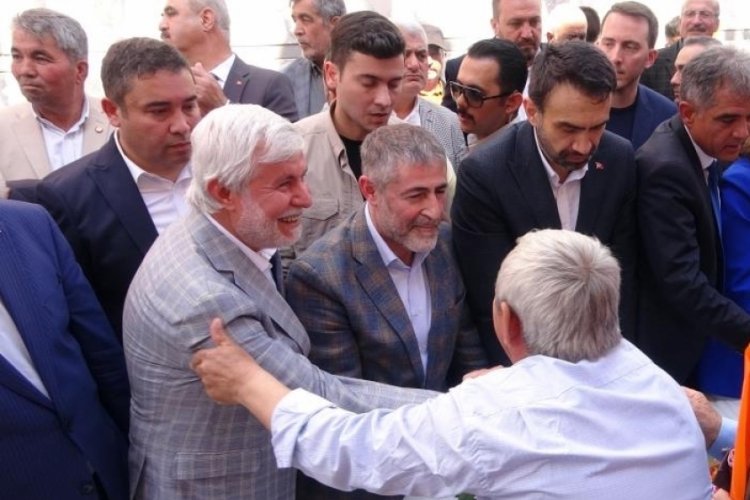 Bakan Nebati'den soğan fiyatına tepki g&ouml;sterenlere: C&uuml;c&uuml;ğ&uuml;yle oyna biraz
