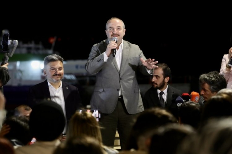 Bakan Varank, Bursa'da gen&ccedil;lerle bir araya geldi