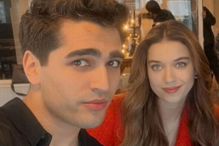 Afra Sara&ccedil;oğlu ve Mert Ramazan Demir'in paylaşımları dikkat &ccedil;ekti