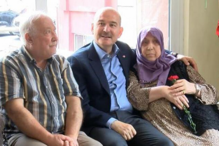Bakan Soylu'dan huzurevi ziyareti