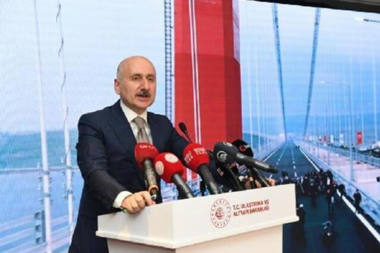 Bakan Karaismailoğlu: Osmangazi K&ouml;pr&uuml;s&uuml; ile ulaşım nefes aldı